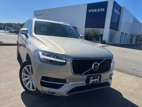 Used 2016 Volvo XC90 T6 Momentum w/ Momentum Plus Package AWD/4WD image 3