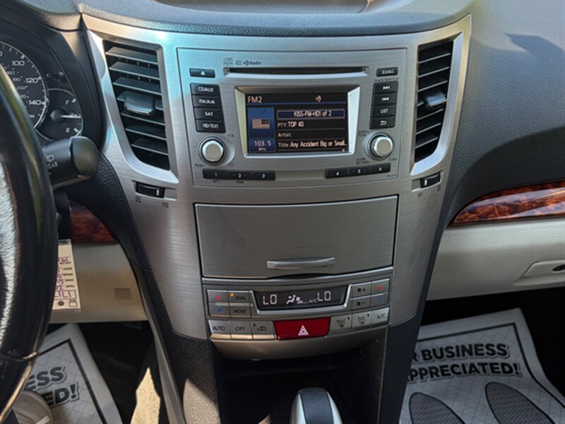 Used 2012 Subaru Outback 2.5i Limited w/ Moonroof Pkg AWD/4WD image 13