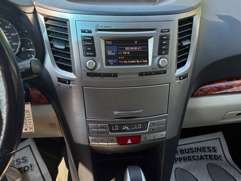 Used 2012 Subaru Outback 2.5i Limited w/ Moonroof Pkg AWD/4WD image 13