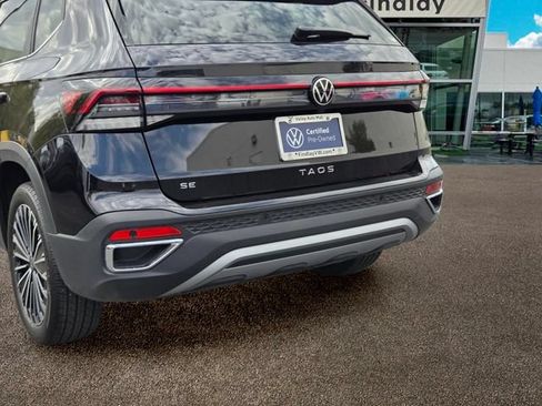 Certified 2025 Volkswagen Taos SE FWD image 6