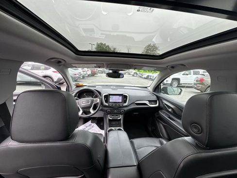 Used 2023 GMC Terrain SLT w/ Infotainment Package II AWD/4WD image 21