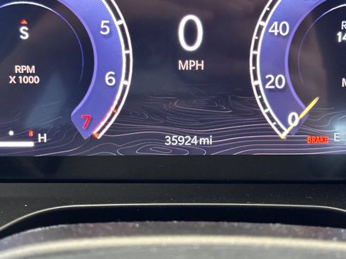 Used 2022 Jeep Grand Cherokee L Laredo RWD image 28