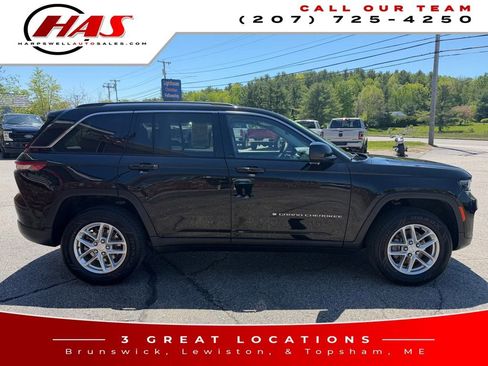 Used 2023 Jeep Grand Cherokee Laredo AWD/4WD image 7