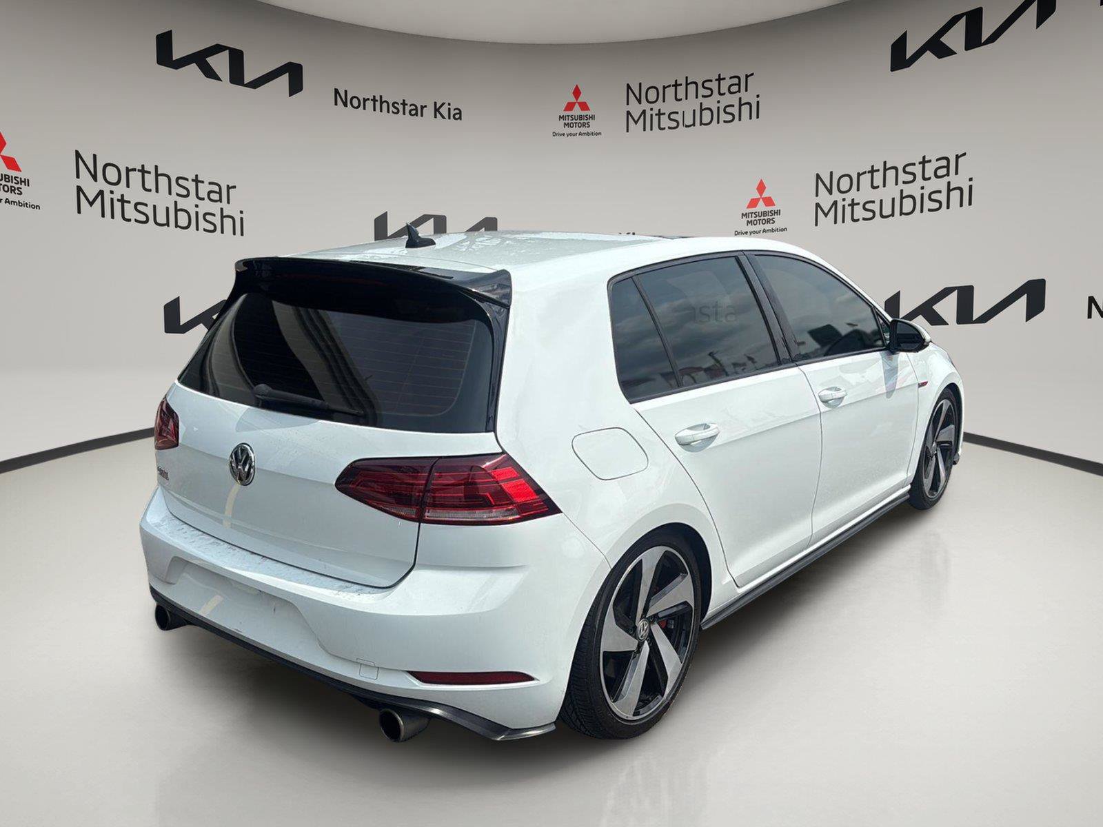 Used 2019 Volkswagen GTI SE w/ SE Experience Package FWD image 10