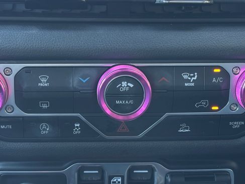 Used 2024 Jeep Wrangler Sport S image 4