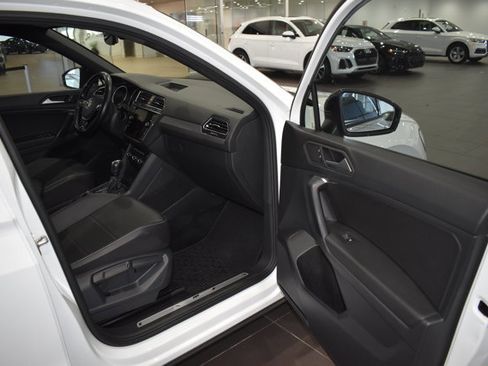 Used 2021 Volkswagen Tiguan SE R-Line AWD/4WD image 12
