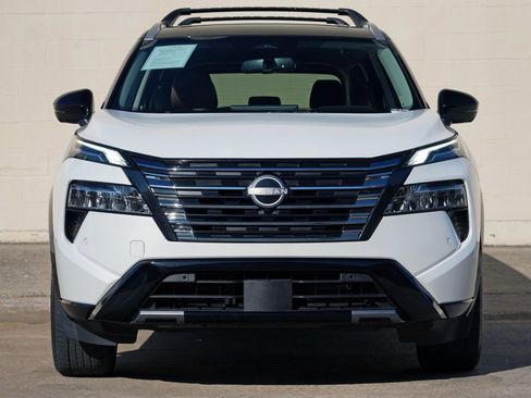 Used 2025 Nissan Rogue Platinum FWD image 6