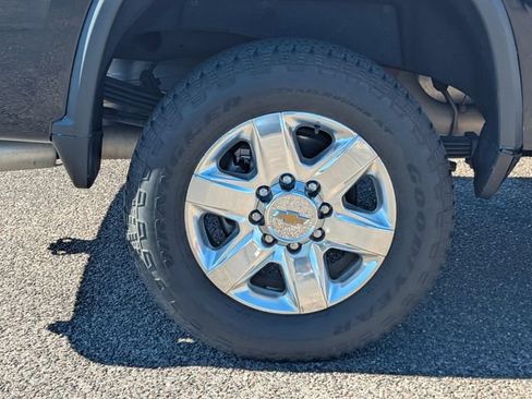 Used 2022 Chevrolet Silverado 2500 LTZ w/ Z71 Chrome Sport Edition AWD/4WD image 9