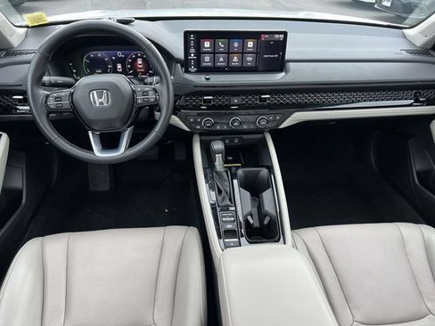 Used 2023 Honda Accord Touring image 13