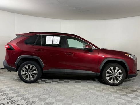 Used 2021 Toyota RAV4 XLE Premium FWD image 9