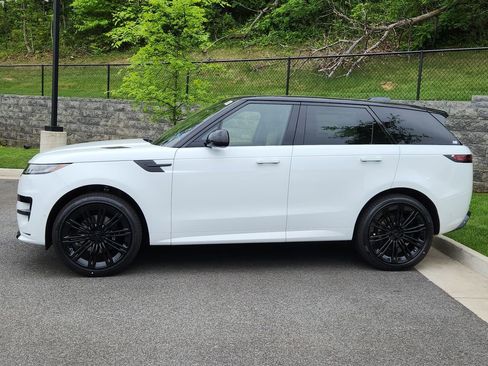 New 2026 Land Rover Range Rover Sport Dynamic SE AWD/4WD image 6