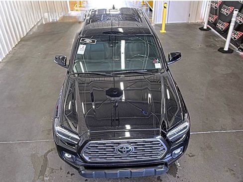 Used 2022 Toyota Tacoma TRD Off-Road w/ TRD Premium Off Road Package AWD/4WD image 3