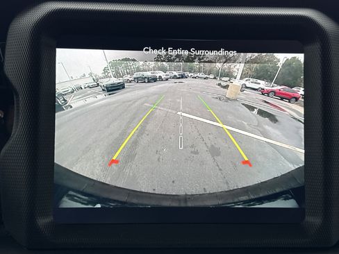 Used 2020 Jeep Wrangler Unlimited Sahara image 24