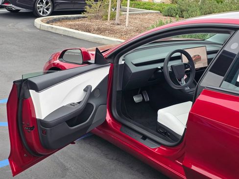 Used 2026 Tesla Model 3 Performance AWD/4WD image 36