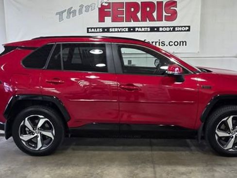 Used 2021 Toyota RAV4 SE image 9