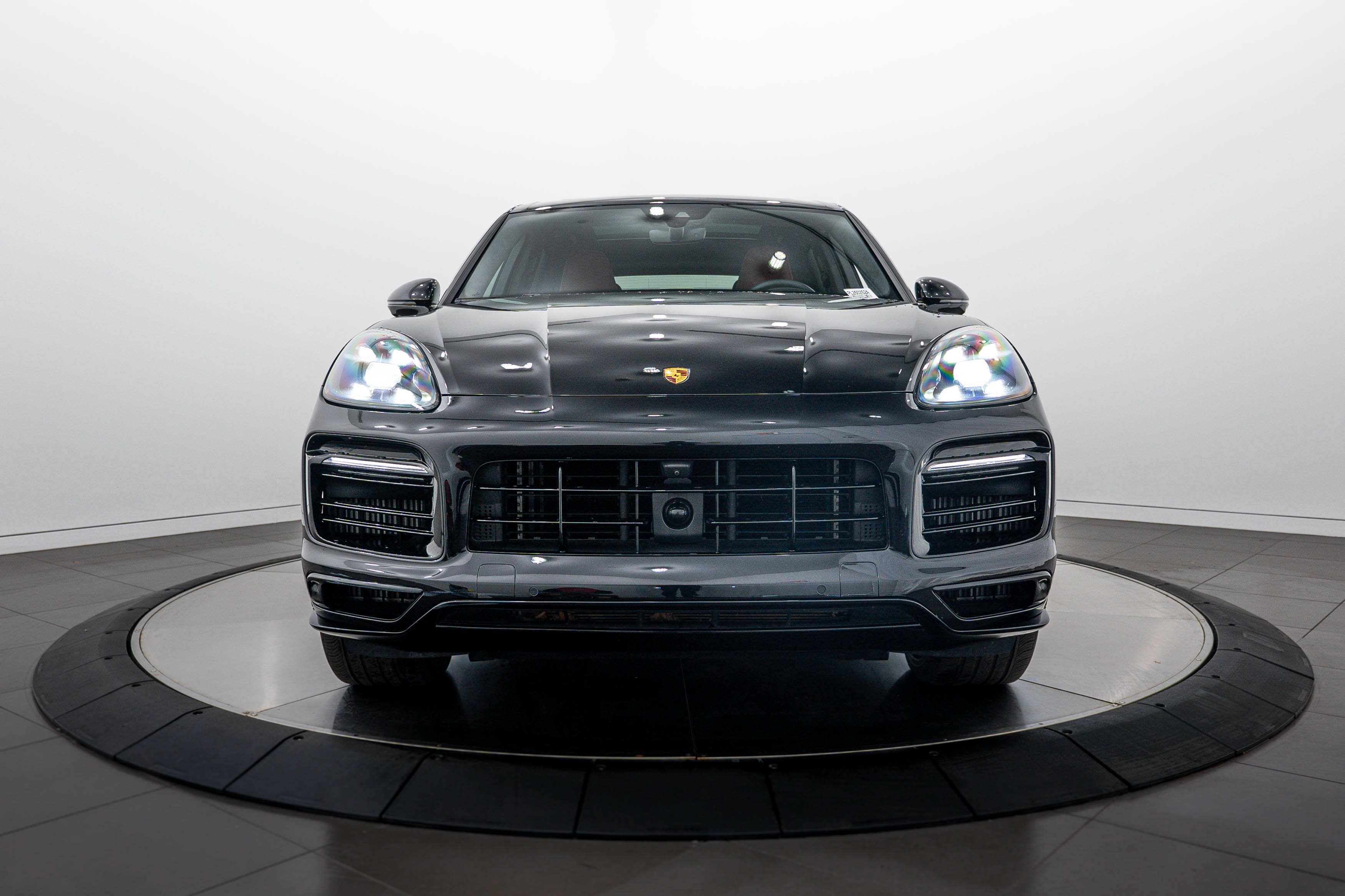 Certified 2022 Porsche Cayenne GTS AWD/4WD image 10