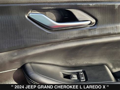 Used 2024 Jeep Grand Cherokee L Laredo image 31