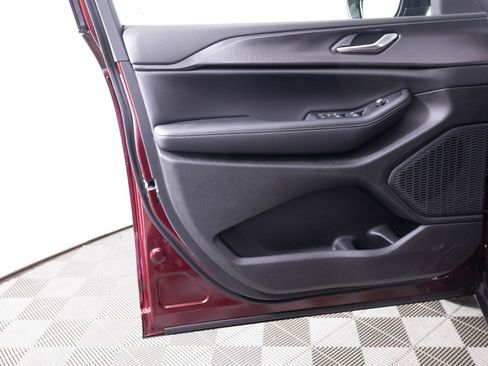 New 2025 Jeep Grand Cherokee Altitude image 14