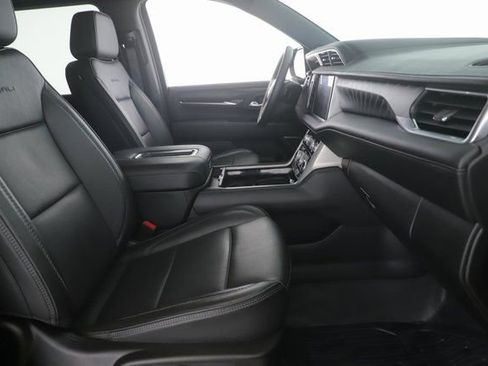 Used 2024 GMC Yukon XL Denali image 35