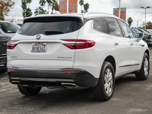 Used 2018 Buick Enclave Essence image 4