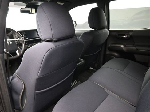 Used 2020 Toyota Tacoma TRD Sport image 10