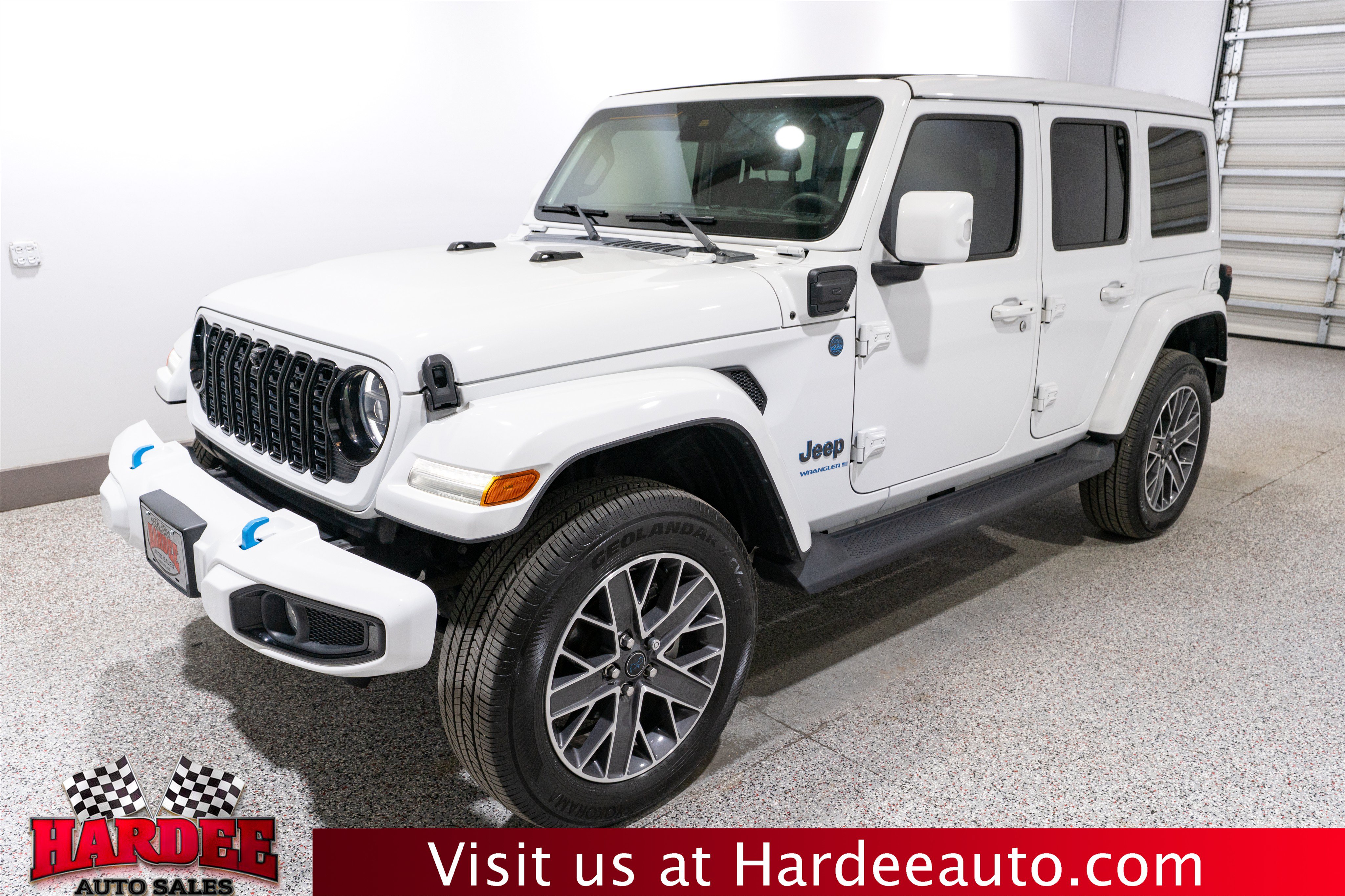 Used 2024 Jeep Wrangler High Altitude AWD/4WD image 2