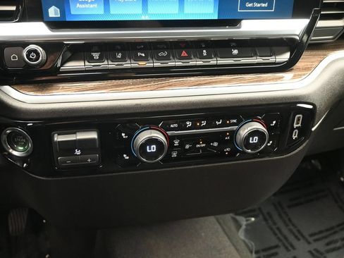 Used 2025 Chevrolet Silverado 2500 LT w/ Safety Package AWD/4WD image 19