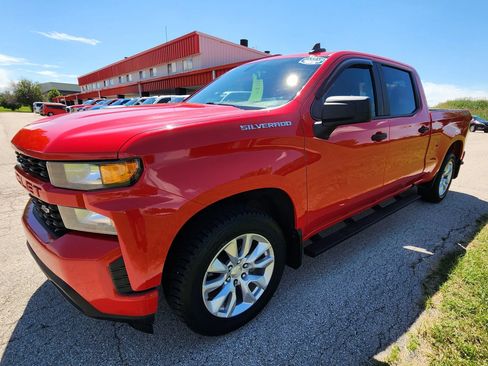 Used 2019 Chevrolet Silverado 1500 Custom w/ Custom Value Package AWD/4WD image 14