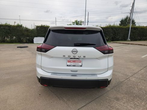 Used 2026 Nissan Rogue SV FWD image 6