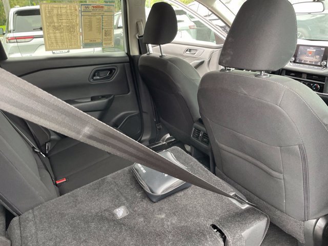 Used 2024 Nissan Rogue S AWD/4WD image 9