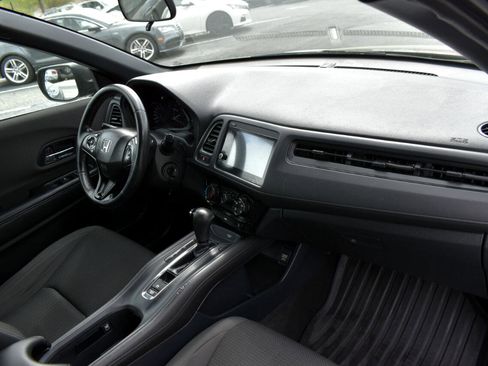 Used 2019 Honda HR-V Sport image 13