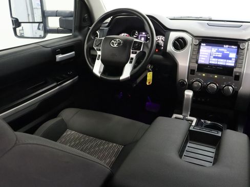 Used 2021 Toyota Tundra SR5 w/ SR5 Upgrade Package AWD/4WD image 31