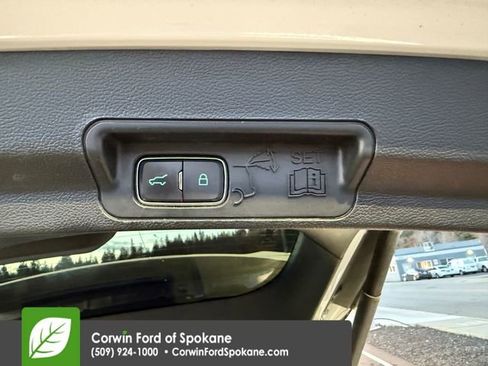 Used 2020 Ford Explorer Platinum image 21