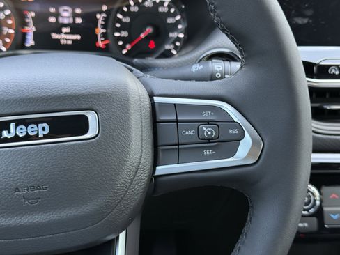 New 2026 Jeep Compass Latitude image 22