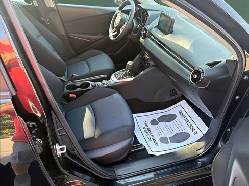 Used 2019 Toyota Yaris LE FWD image 14