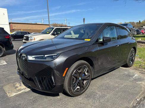 Used 2024 BMW iX xDrive50 w/ Sport Package image 3