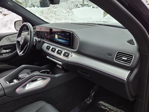 Used 2025 Mercedes-Benz GLS 450 4MATIC image 17