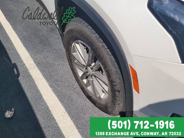 Used 2023 Chevrolet Traverse LT FWD image 4