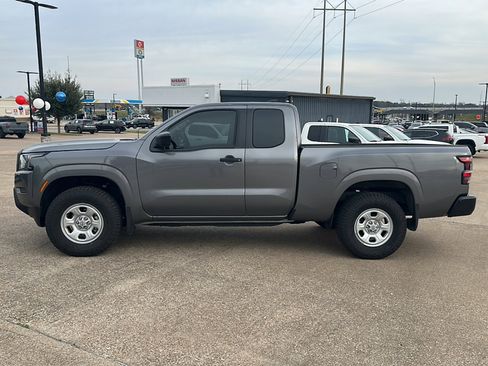 Used 2024 Nissan Frontier S image 2