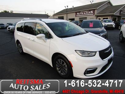 Used 2021 Chrysler Pacifica Touring-L