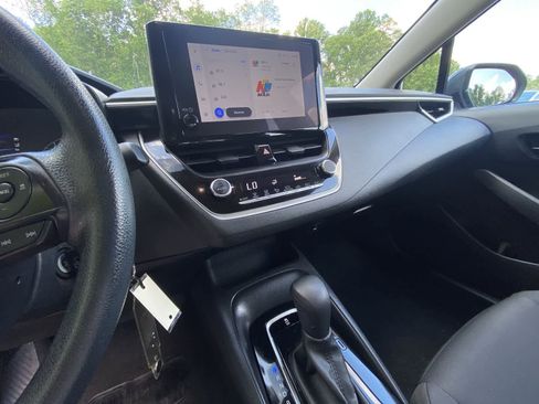 Used 2024 Toyota Corolla LE FWD image 22