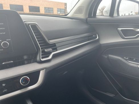 Used 2025 Kia Sportage LX image 34