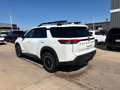 Used 2025 Nissan Pathfinder Rock Creek image 2