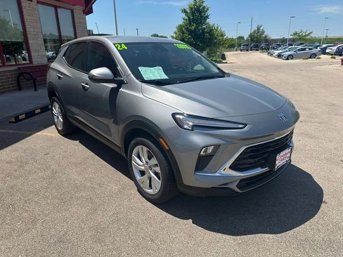 Used 2024 Buick Encore GX Preferred FWD image 3