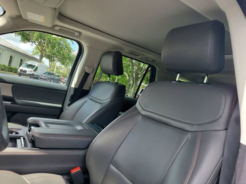 Used 2025 Ford Expedition Max Active AWD/4WD image 23