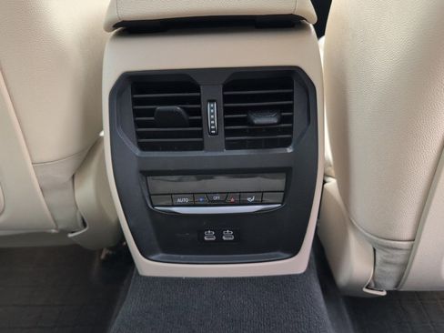 Used 2021 BMW 330i xDrive Sedan w/ Premium Package image 18