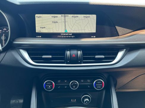 Used 2018 Alfa Romeo Stelvio Ti AWD/4WD image 19