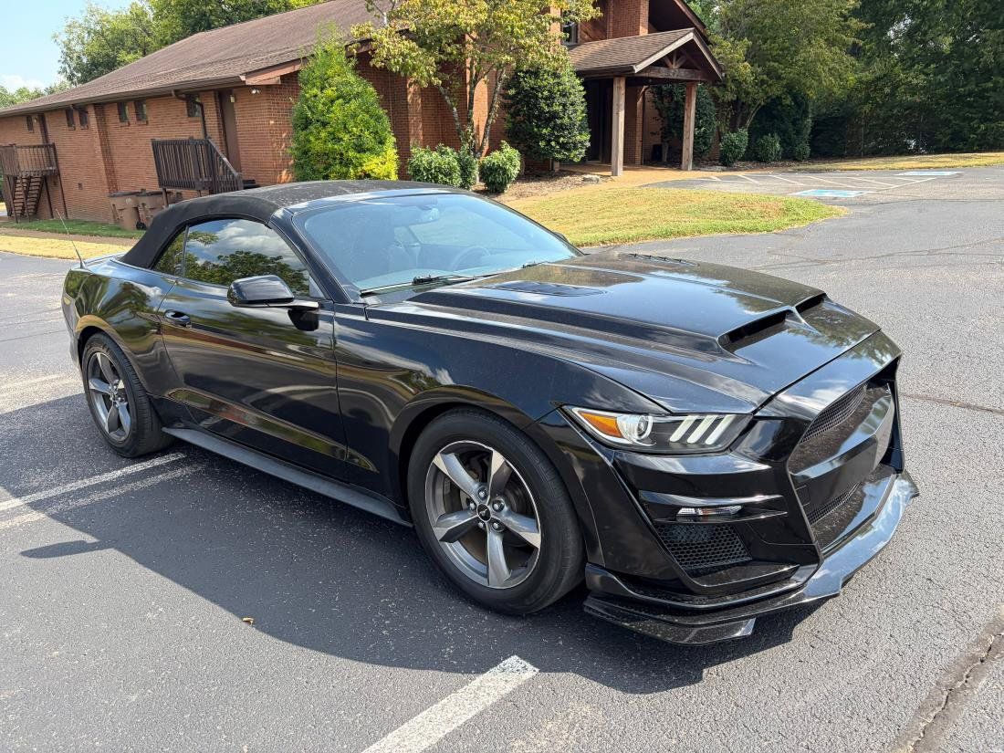 Used 2015 Ford Mustang Convertible w/ Equipment Group 051A RWD image 4