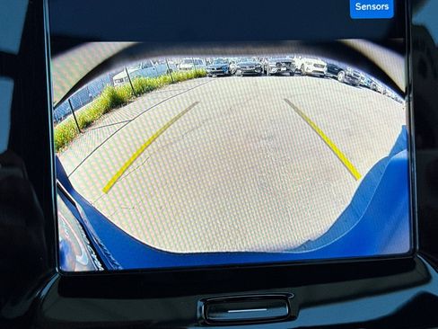 Certified 2025 Volvo XC40 B5 Core image 23