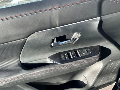 New 2025 Nissan Kicks SR image 9